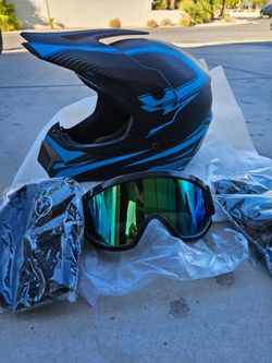 Off road motorcycle helmet