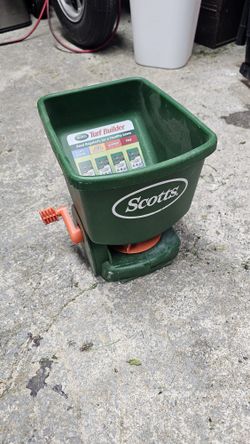 Scotts Turf Builder Hand Spreader