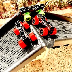 ROLLER SKATES 🛼 🛼 (for Parts) Great Shape & condition:10/10