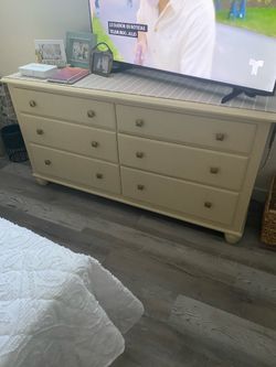 Ethan Allen 6 drawers dresser