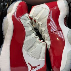 Air Jordan 11 Retro White/ Varsity Red-Black Size 9.5