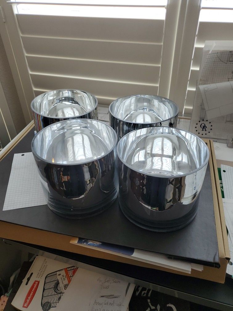 4 Mirrored Bowls Or Plant holders?