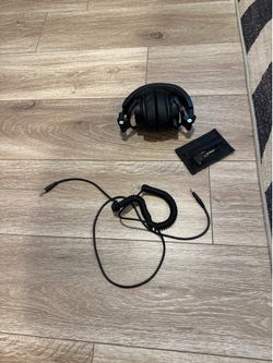 Audio-Technica ATH-M50x Studio Headphones - New Ear Pads