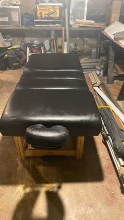 I have massage table make in USA original leather no crashes good condition