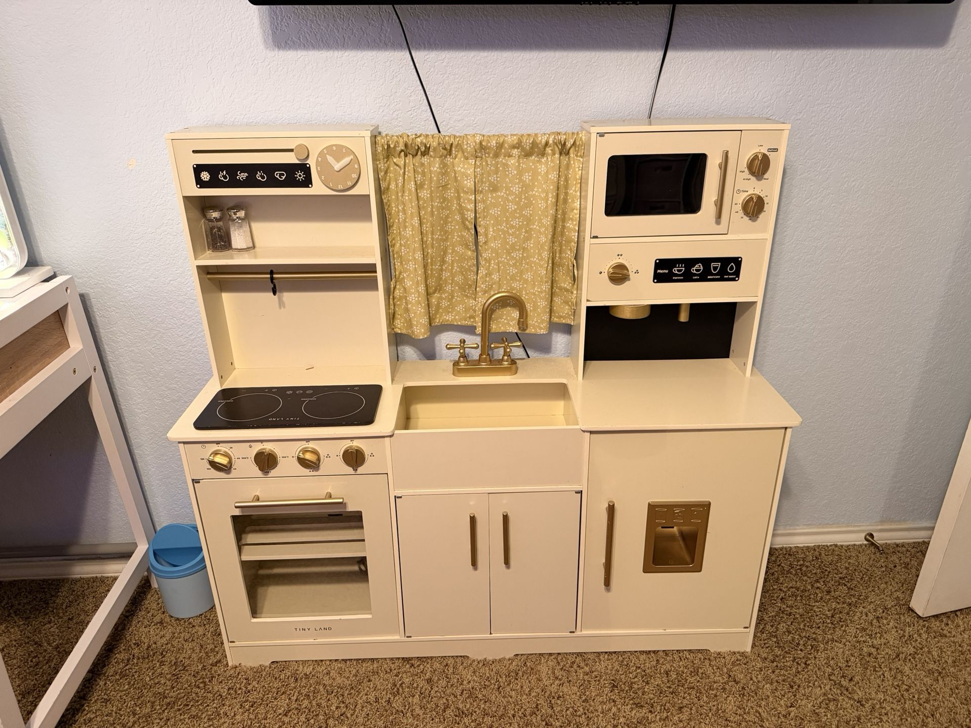 Play Kitchen