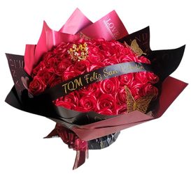 50 Eternal Red Roses