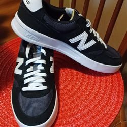 New Balance Size 9.5