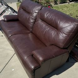 Macy’s 82” Italian Leather Couch  2 Power Incline 