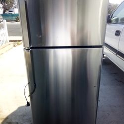 GE Refrigerator 