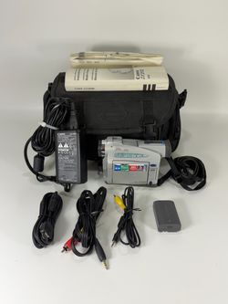 Canon ZR25MC NTSC MiniDV Video Camcorder with Charger - 200x Digital Zoom