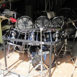 Yamaha Midnight Blur Drum Set