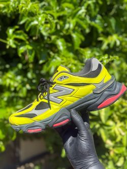 Size 11 New Balance 9060 Men's Running Shoes Size 11, Tea Tree Green