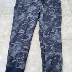 NIKE TECH SWEATS XXL FITS LIKE XL 