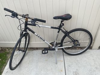 17.5 Jamis Coda Sport Bicycle