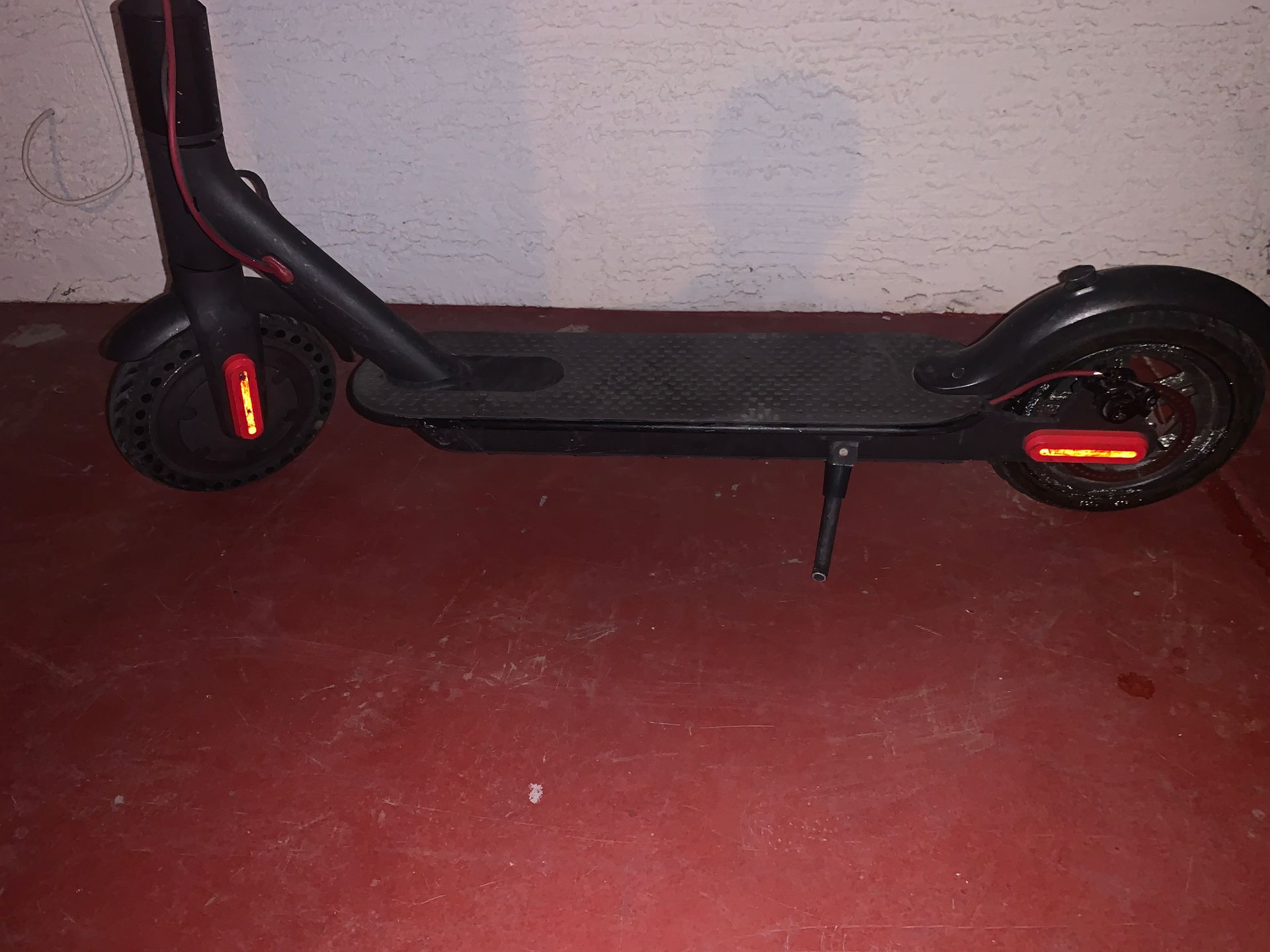 Xiaomi M365 Electric Scooter
