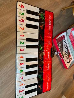 Floor piano