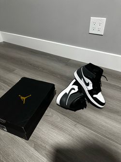 Jordan 1 mids
