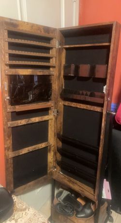 Jewerly mirror