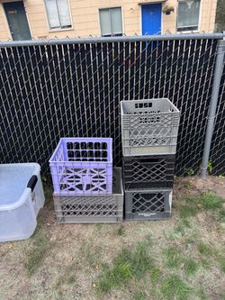 5 Plastic Crates