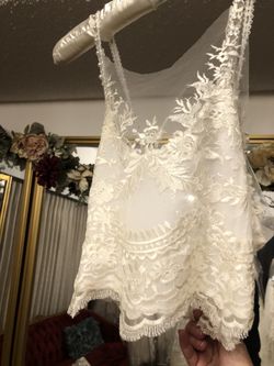 PERFECT SMALL WEDDING TWO PIECE. SZ 0/2/4