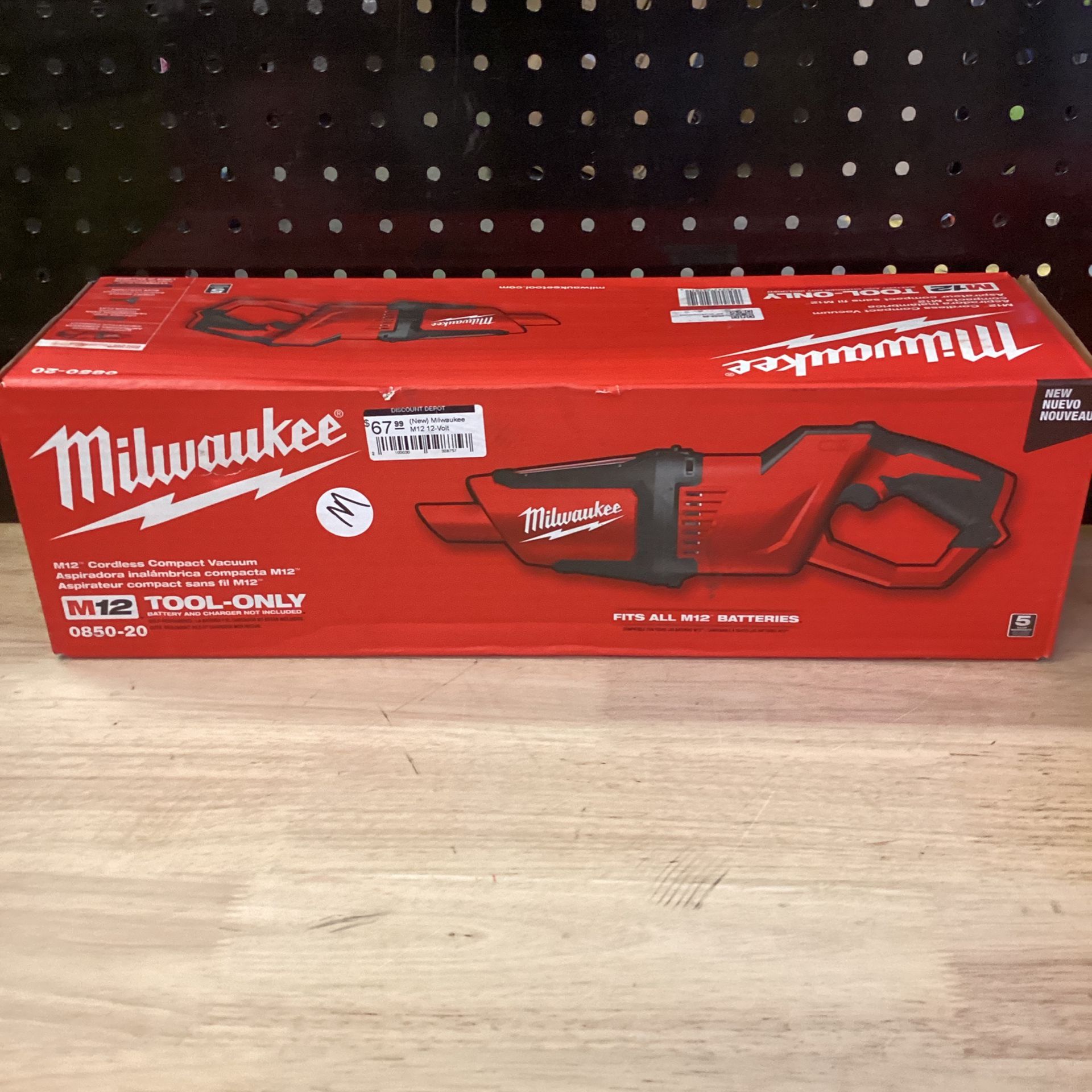 Milwaukee M12 12-Volt Lithium-Ion Cordless Compact Vacuum (Tool-Only) for  Sale in Phoenix, AZ OfferUp