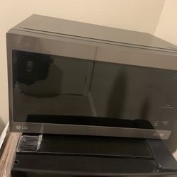 LG - NeoChef 1.5 Cu. Ft. Countertop Microwave - Black Stainless Steel