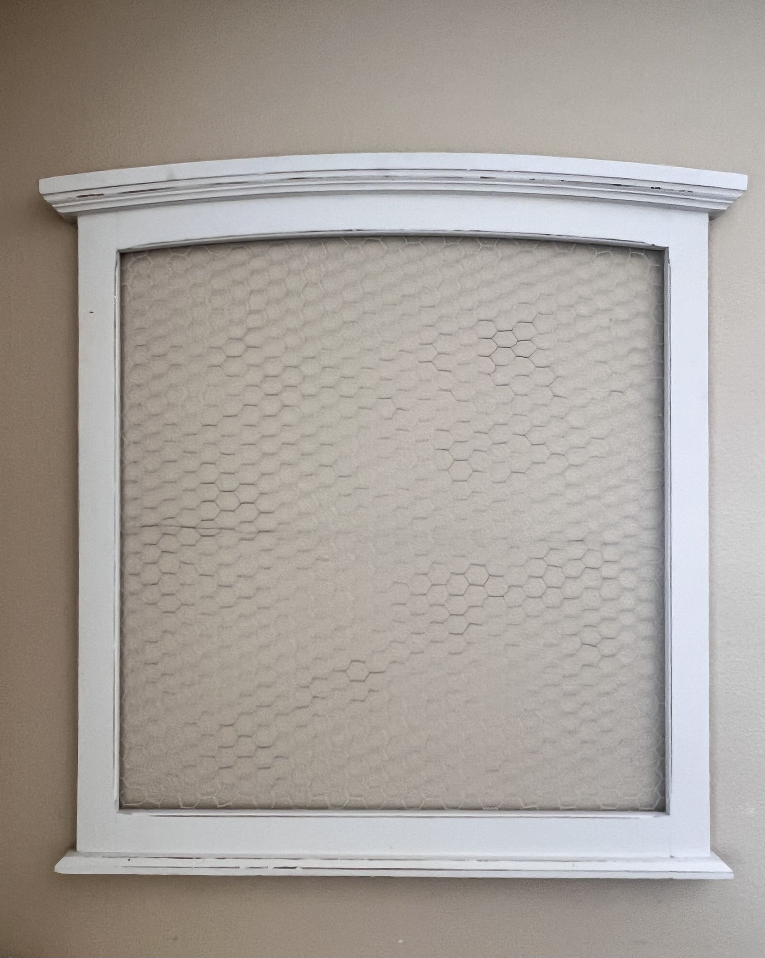 Decorative Farmhouse Chicken-Wire Wall Frame – $25