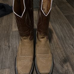 Men’s Boots Size 9 
