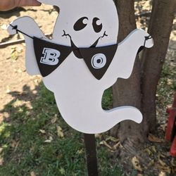 Ghost Yard Decor
