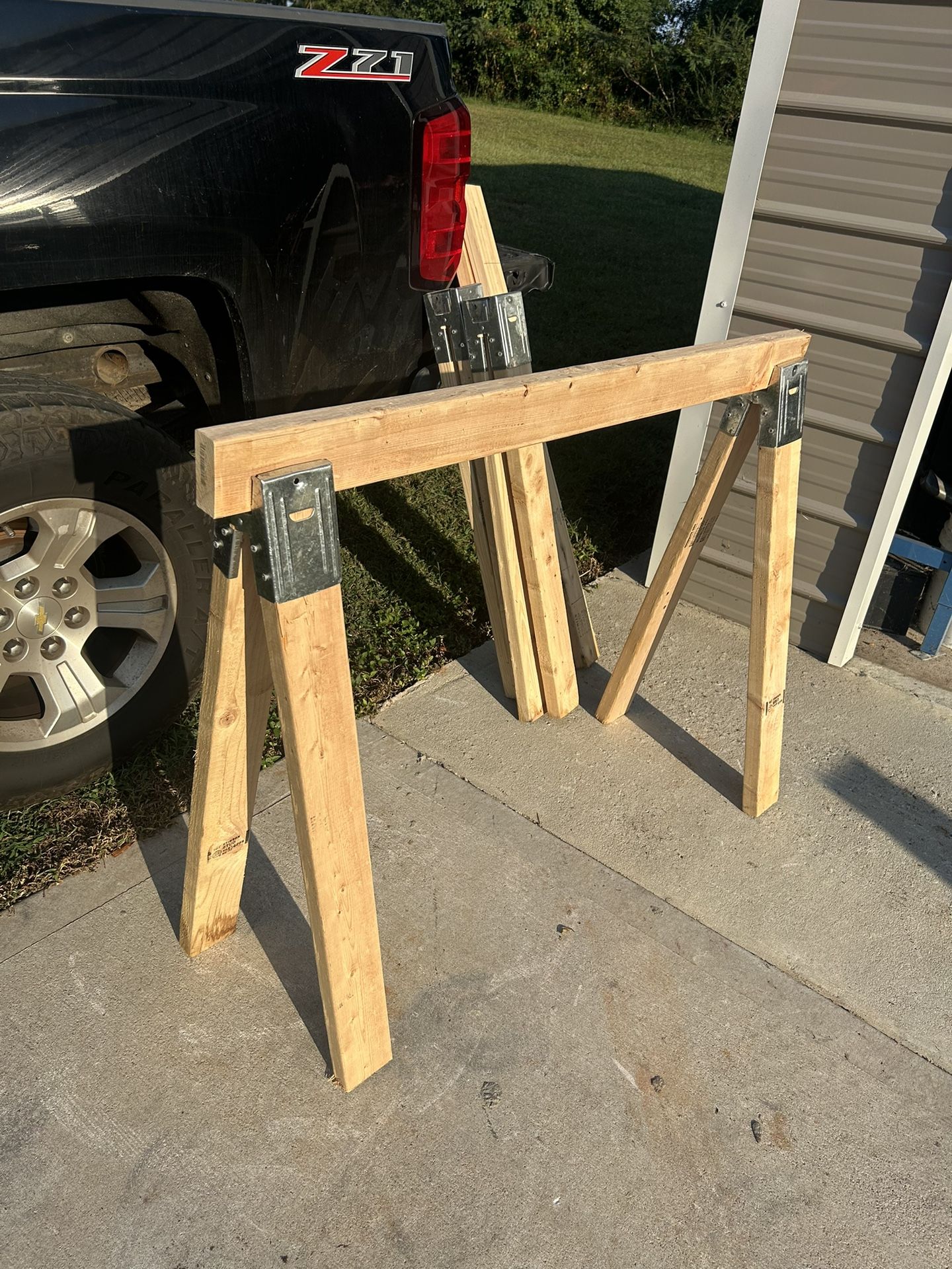 Sawhorse brackets with 2x4’s / Read Below ⬇️