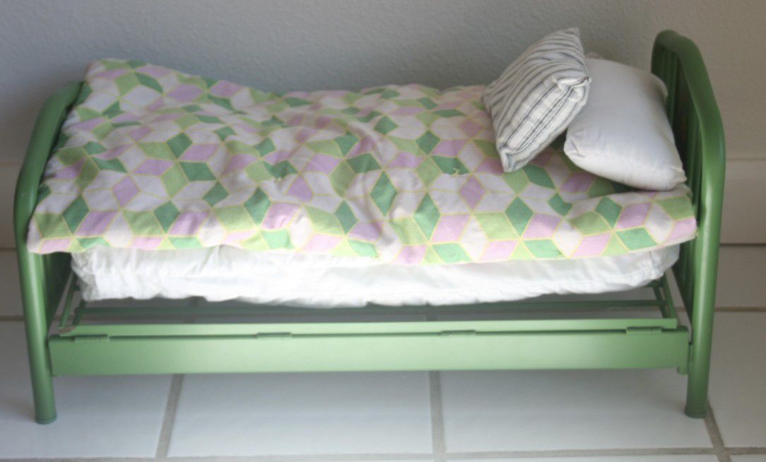 American Girl Doll Retired Kit Kittredge Green Metal Trundle Bed with Bedding