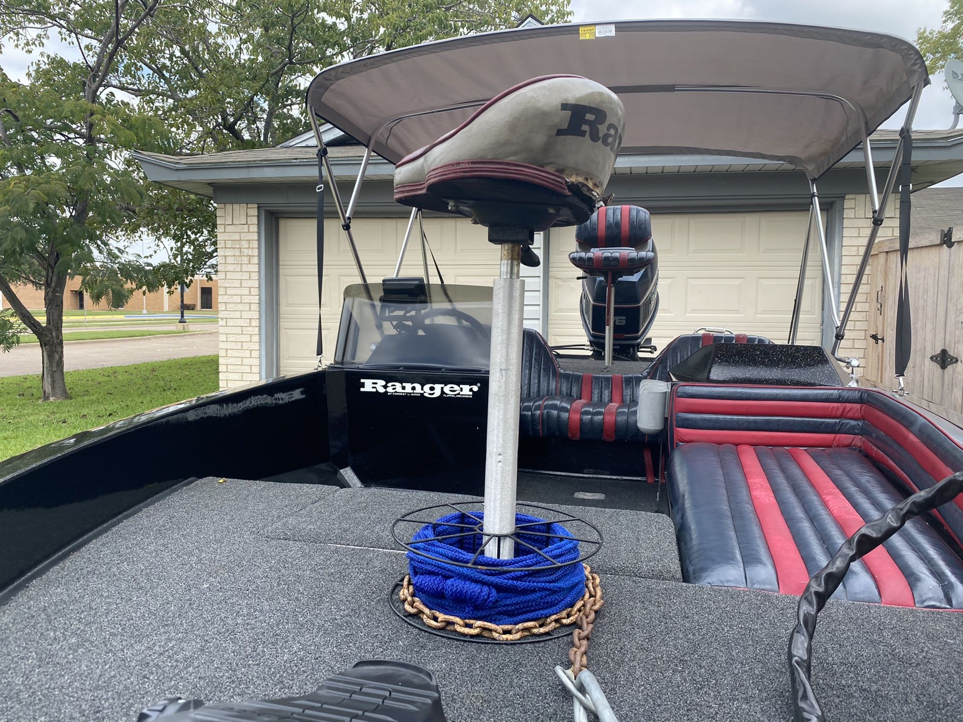 1988 Ranger bass boat 393v 19 feet 1988 Evinrude XP Motor 200 hp 1998 Ranger boat trailer