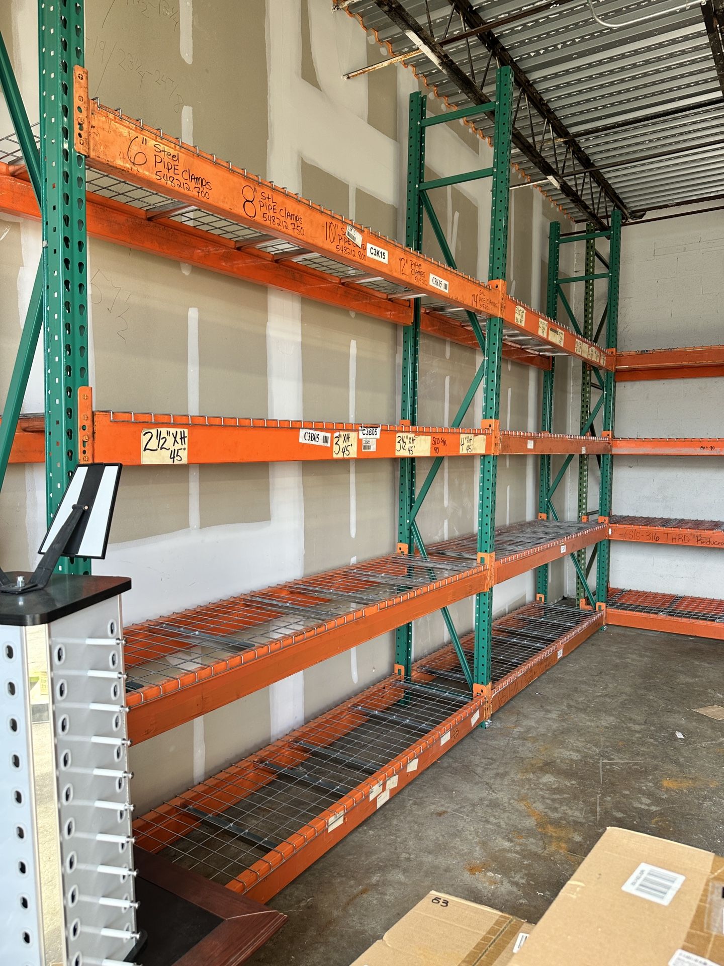 Warehouse Pallet Rack Teardrop Pallet Jacks