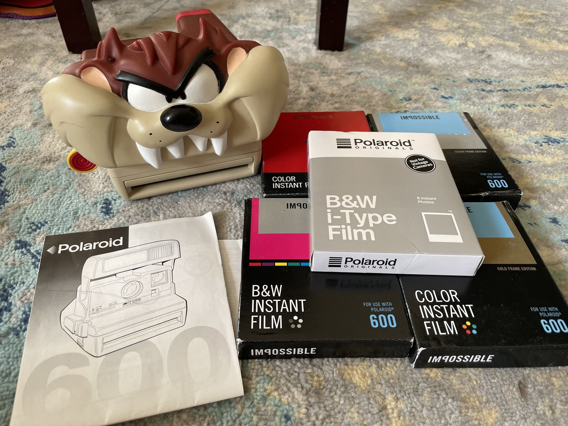 Good Gift Taz Polaroid 600 Camera Looney Tunes Limited Edition, Tazmanian Devil