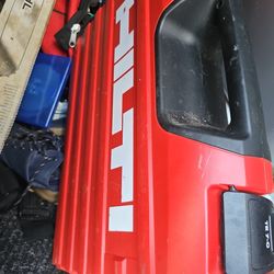 Hilti rotary Hammer with case te-7-c