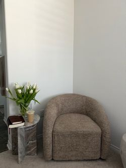 Swivel Accent Chair