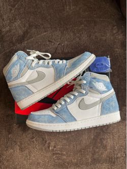 Jordan 1 Hyper Royal