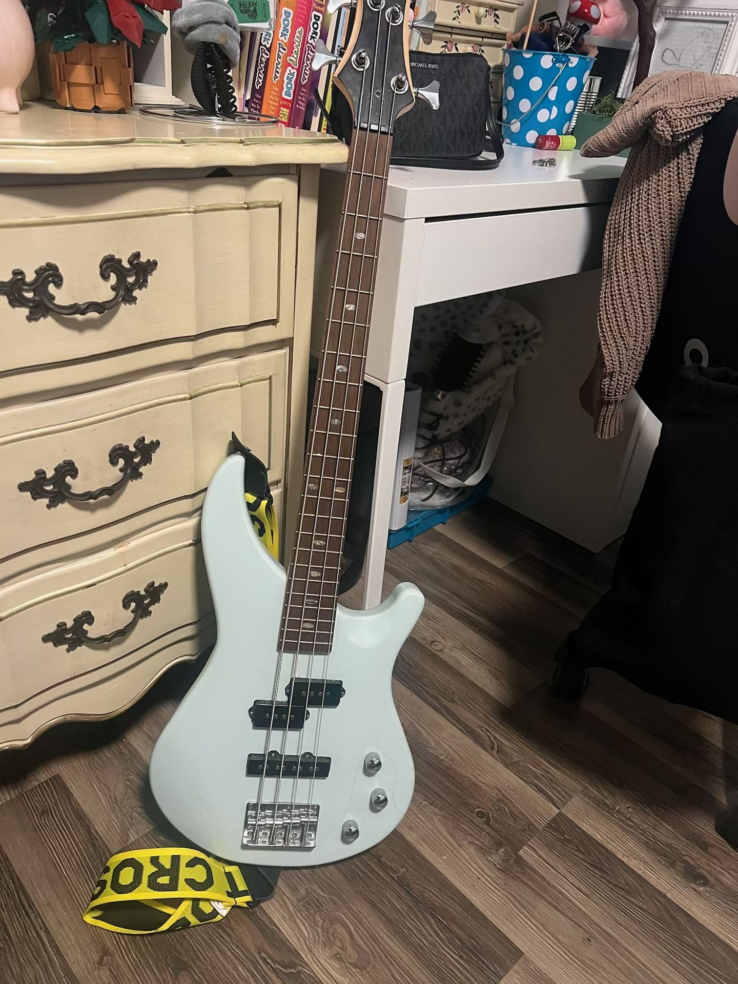 Bass With Peavy Amplifier Cable Included