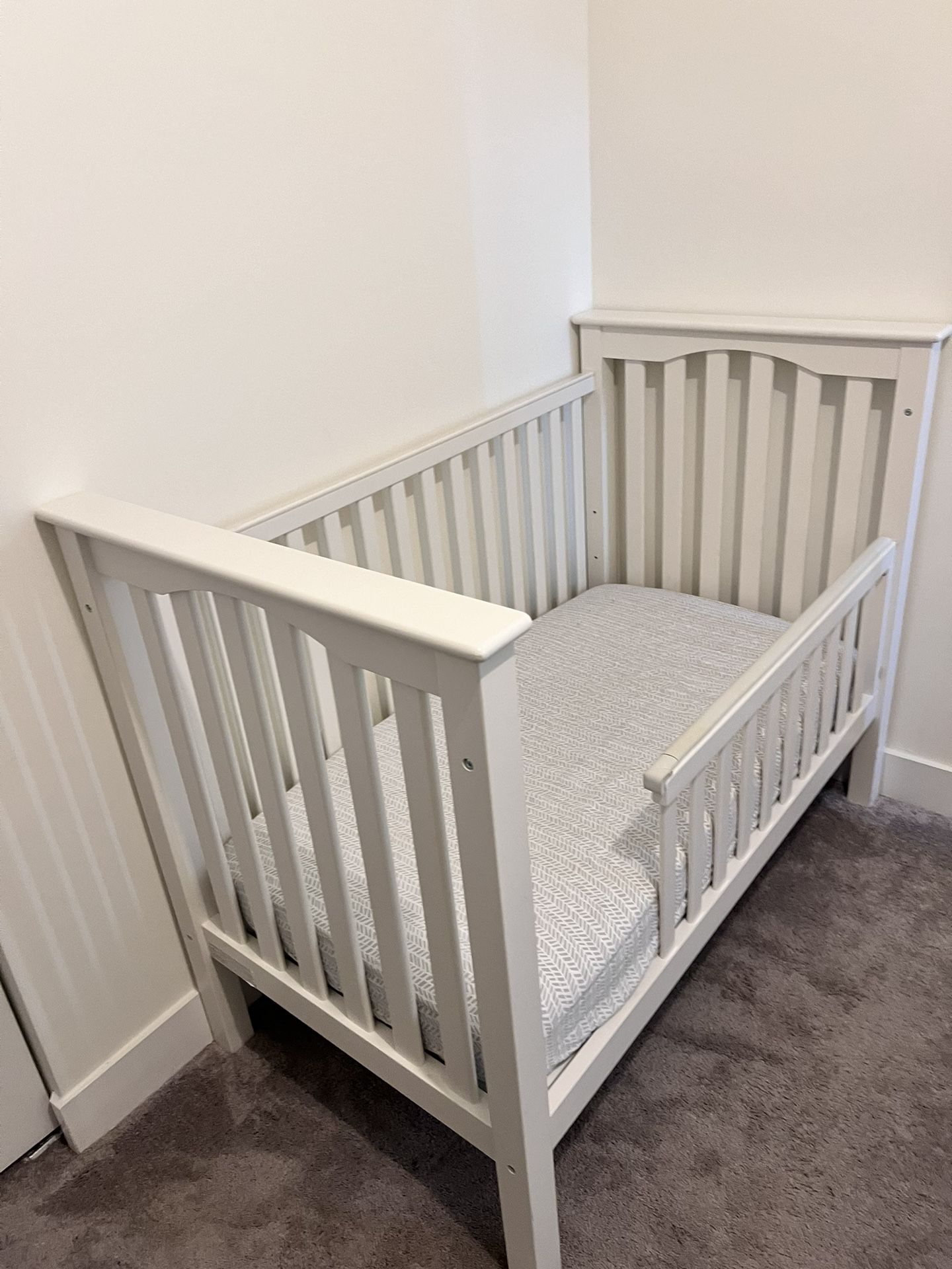 Pottery Bark Kids Kendall Convertible Crib WITH conversion kit included.  Used but in excellent condition with Minor wear.  Pottery Barn Kids Mattress