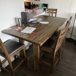 Dining Table w/ Chairs