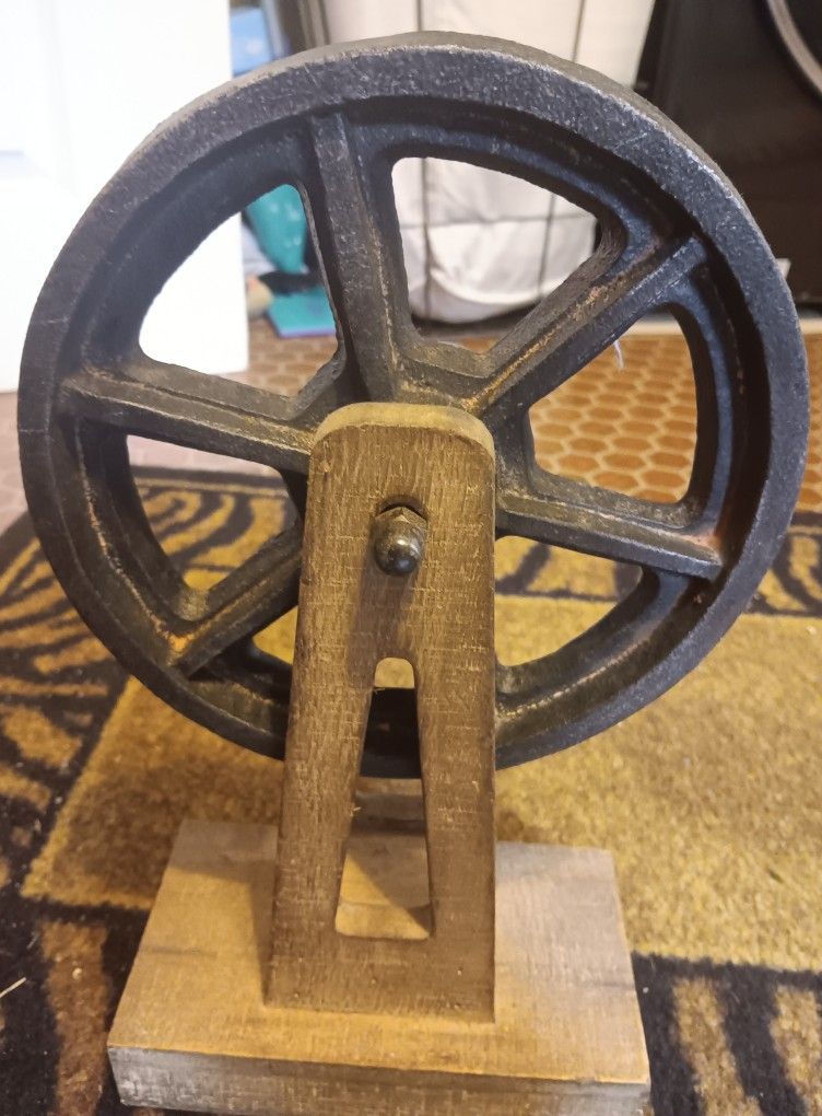 CAST IRON WHEEL HOME DECOR