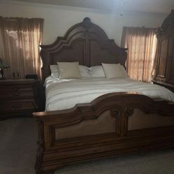 Michael Amini Tuscano Bedroom Set