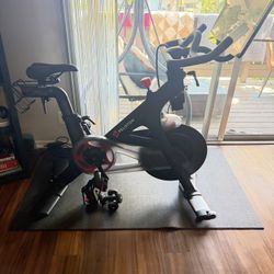 Peloton bicycle 