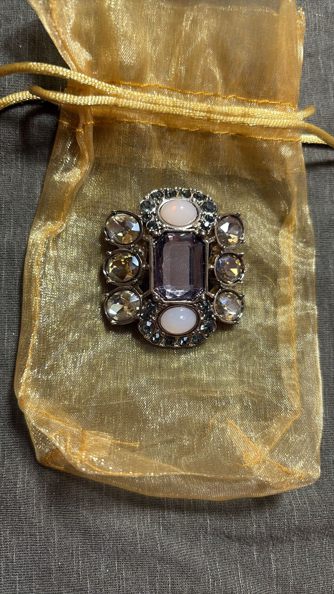 Vintage Brooch 