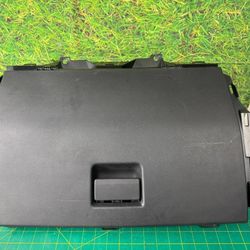 15-19 LAND ROVER DISCOVERY SPORT GLOVE BOX STORAGE COMPARTMENT OEM