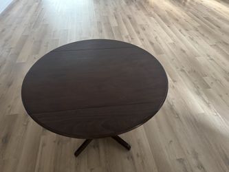 4 Foot Round Table