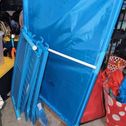 FREE TODDLER BEDS! (Blue Baby Shark & Red cars)