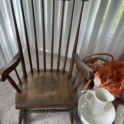 Wooden Rocking Chair 
