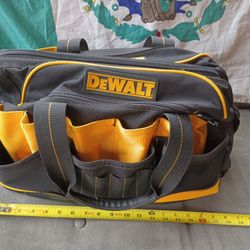 Dewalt bag 18"