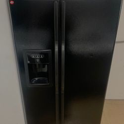 REFRIGERATOR SIDE BY SIDE GE